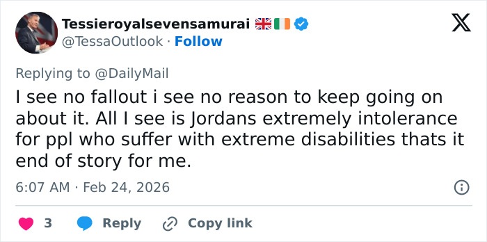 Tweet screenshot with user Tessieroyalsevensamurai replying to DailyMail about Michael B. Jordan's reaction at BAFTA event.