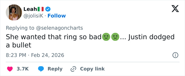 Screenshot of a tweet responding to viral interview involving Benny Blanco with fans urging Selena Gomez to divorce.