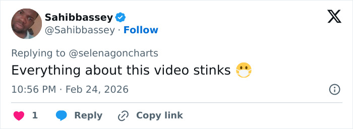 Screenshot of a tweet reacting to a viral interview involving Benny Blanco and fans urging Selena Gomez to divorce him.