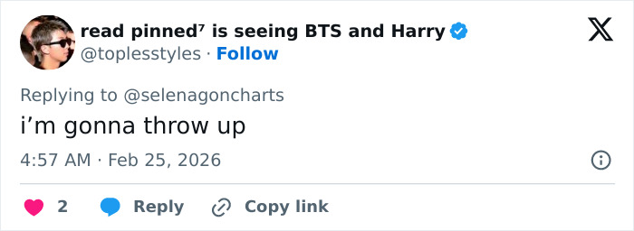 Screenshot of a tweet reacting to Benny Blanco&rsquo;s viral interview that had fans urging Selena Gomez to divorce him.