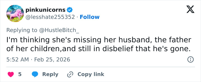 Tweet by pinkunicorns expressing disbelief about Erika Kirk&rsquo;s appearance at State of the Union, noting odd viewer reactions.