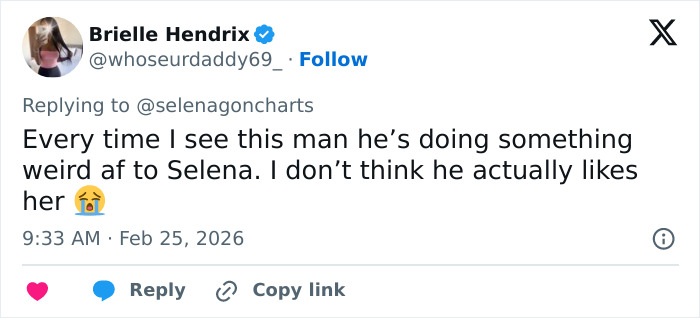 User tweet criticizing Benny Blanco for his behavior toward Selena Gomez, sparking viral fan reactions online.