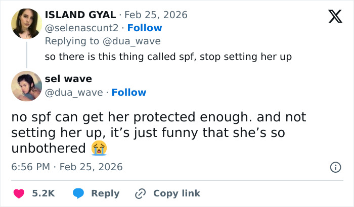 Screenshot of a Twitter conversation discussing SPF protection during Selena Gomez's beach trip amid transplant rumors. Screenshot of a Twitter conversation discussing SPF protection during Selena Gomez's beach trip amid transplant rumors.