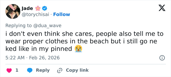 Tweet about wearing proper clothes at the beach, linked to discussions on Selena Gomez coverup and transplant rumors. Tweet about wearing proper clothes at the beach, linked to discussions on Selena Gomez coverup and transplant rumors.
