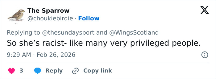 Screenshot of a tweet criticizing privilege in response to ex-Vogue editor’s claim about first class micro-aggression incident.