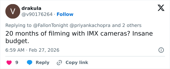 Priyanka Chopra desencadeia frenesi de sede com um Priyanka Chopra desencadeia frenesi de sede com um