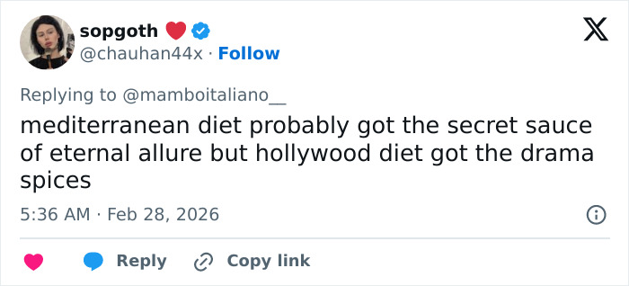 Imagens virais da transformação irreconhecível de Demi Moore geram comparação com Monica Belluci