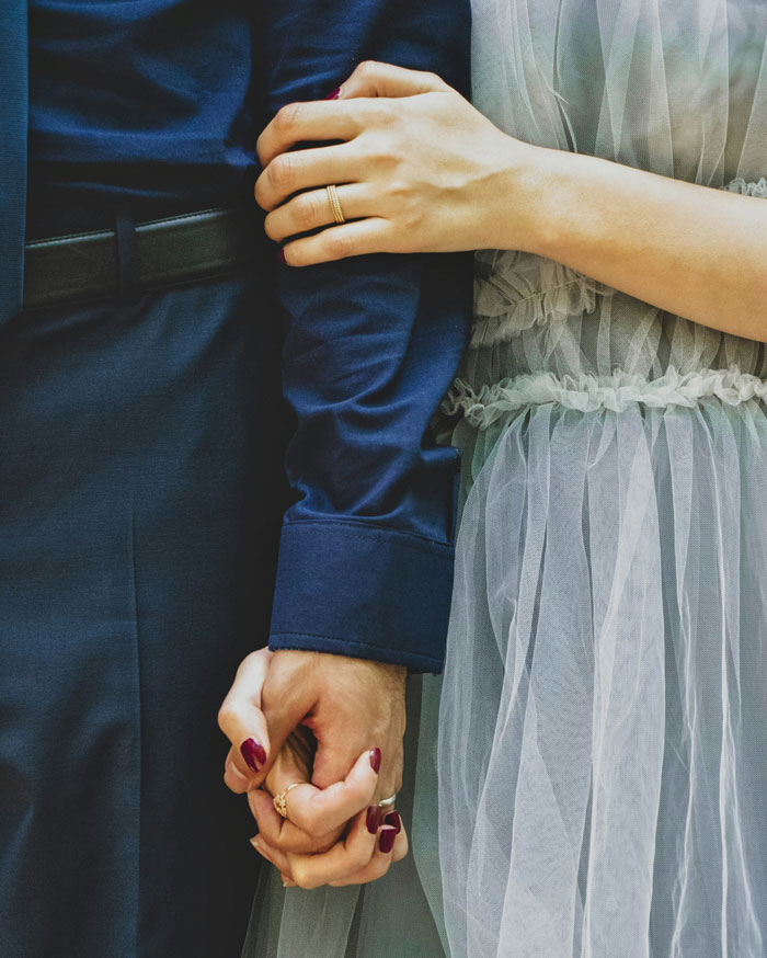 “It Is Quite Sad”: 71 People Who Have Dated Out Of Their League Share How It Turned Out