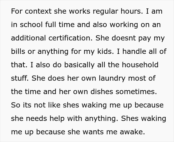 ALT text: Woman wakes up boyfriend immediately after waking as a typical behavior among normal couples in daily life.