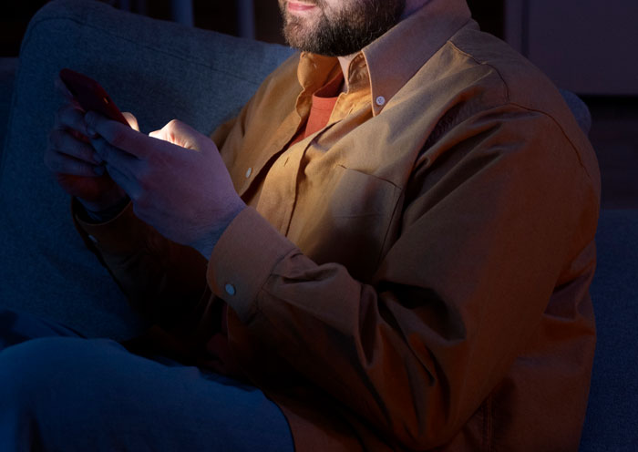 40 Times Cheaters Got Caught After One Small Slip-Up Gave Them Away