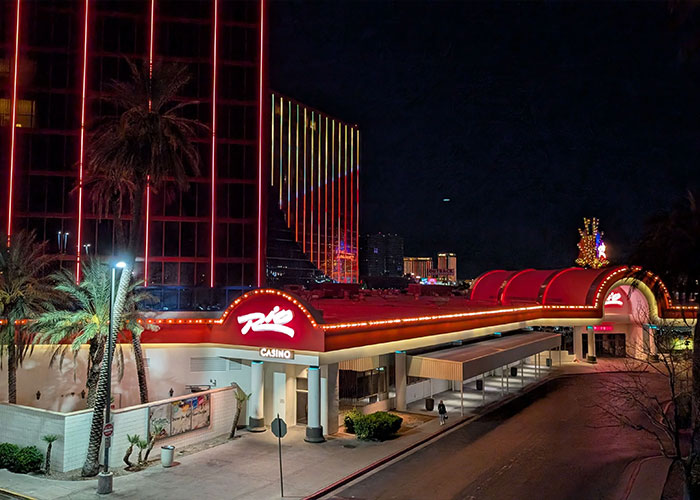 Mom Ends Daughter's Life Then Her Own In Las Vegas Hotel After Missing Cheer Competition