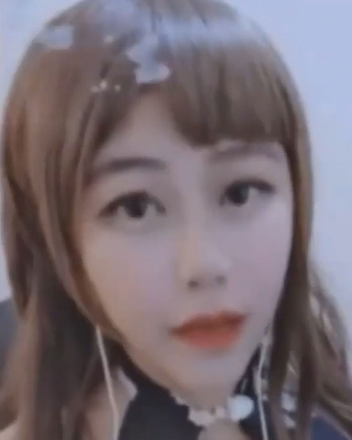 Beauty influencer with filter fail showing natural face, resulting in loss of 140,000 followers and social media backlash.