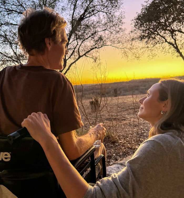 Alfonso Ribeiro shares heartfelt moment with James Van Der Beek during a sunset, capturing their last goodbye.