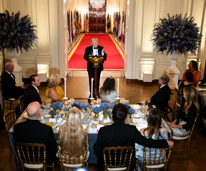 “É inapropriado”: ​​o traje de jantar dos governadores de Melania Trump provoca reações violentas