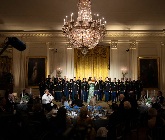 “É inapropriado”: ​​o traje de jantar dos governadores de Melania Trump provoca reações violentas