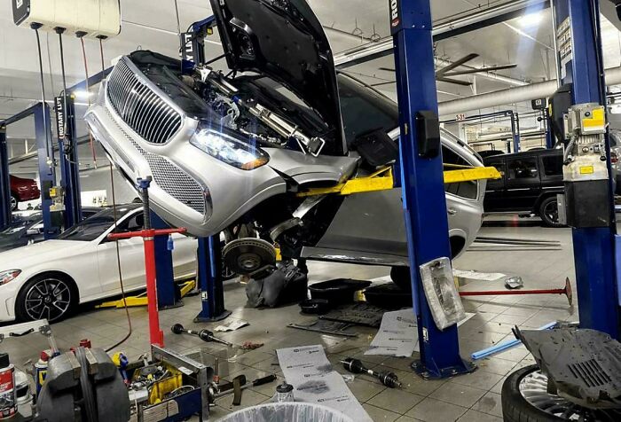 The Service Of This Maybach Didn’t Go As Planned