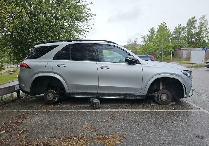 I Came Out Of My Hotel To This