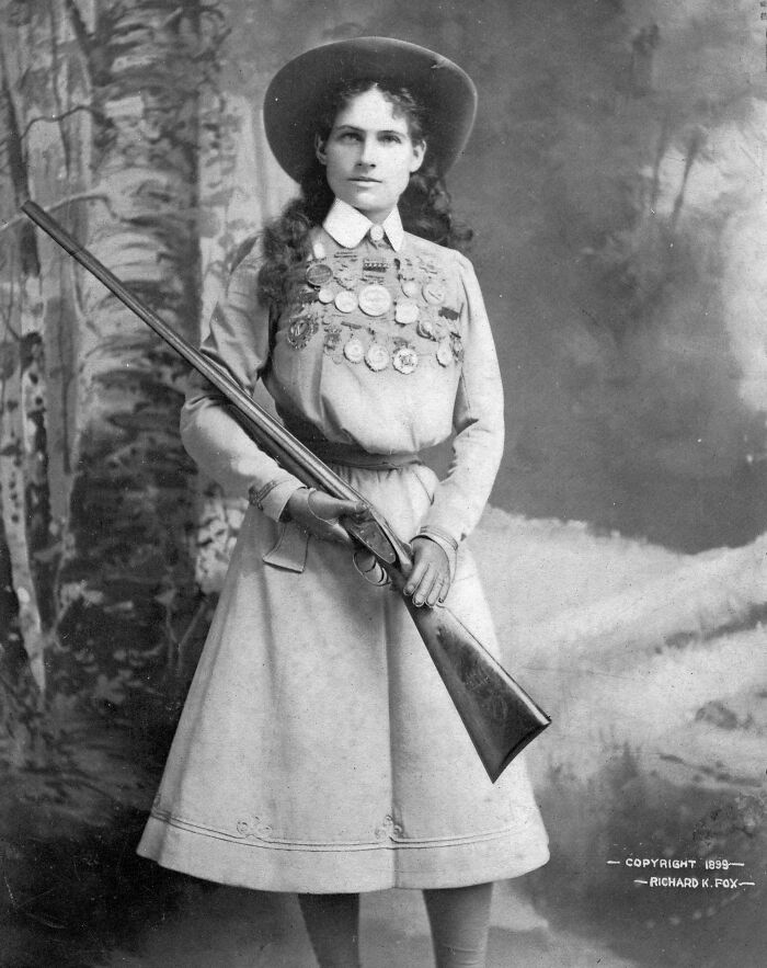Annie Oakley, 1899