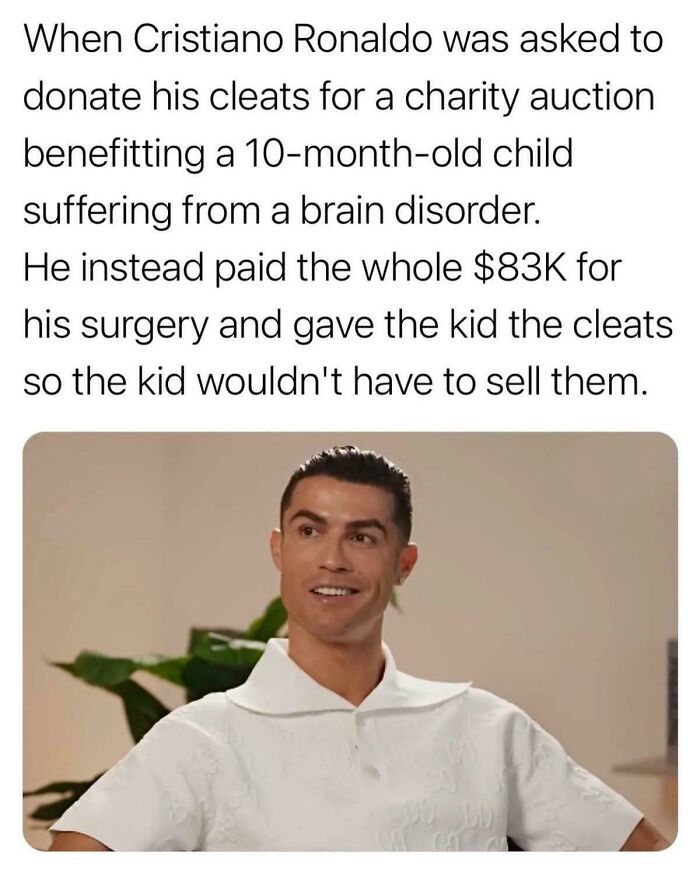 Amazing photo of Cristiano Ronaldo, teaching about his act of kindness for a child with a brain disorder.