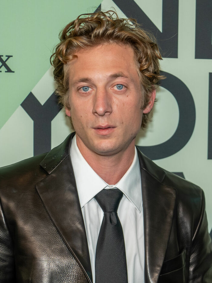 Actor Jeremy Allen White, 35