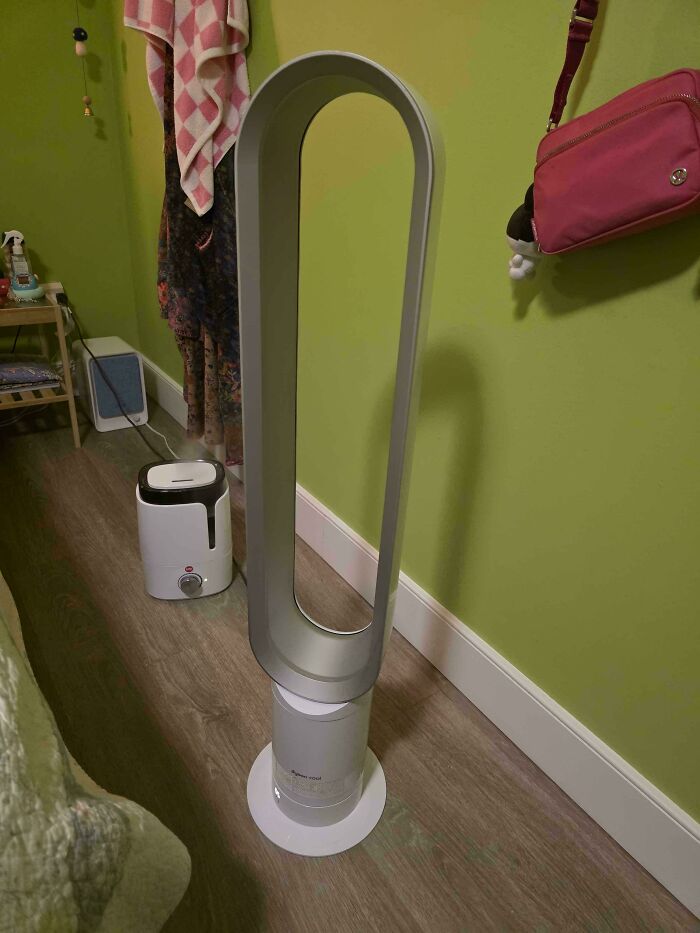 A high-tech, modern fan discovered through dumpster diving, showcasing an amazing find.