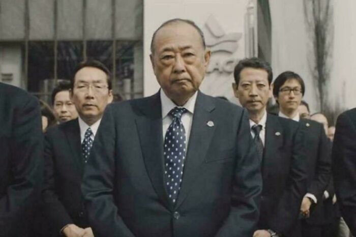 In 2016, A Japanese Ice Cream Company Created A Commercial To Publicly Apologize About Needing To Raise The Price Of Their Ice Cream Bars For The First Time In 25 Years From 60 Yen To 70 Yen