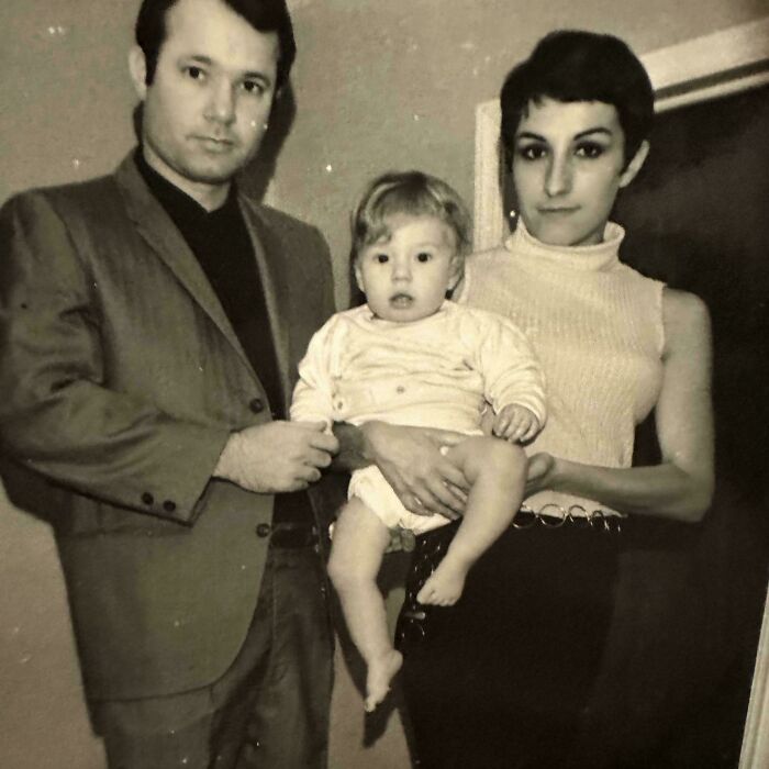 Vintage black and white family portrait from decades ago, capturing a moment that still speaks louder than today’s headlines.