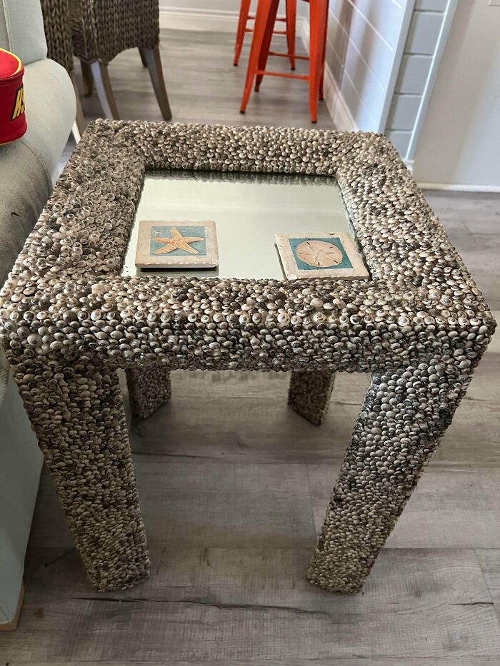 Snail Table