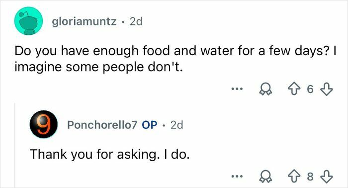 Screenshot of an online conversation discussing concerns about food, water, and safety amid Mexico’s ongoing cartel violence.