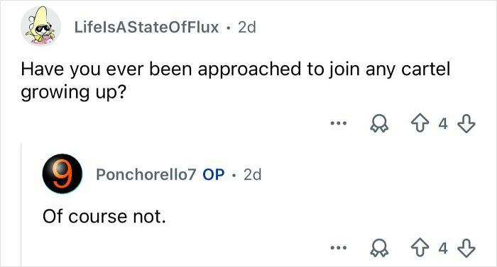 Reddit exchange discussing experiences related to growing up around cartel violence in Mexico.