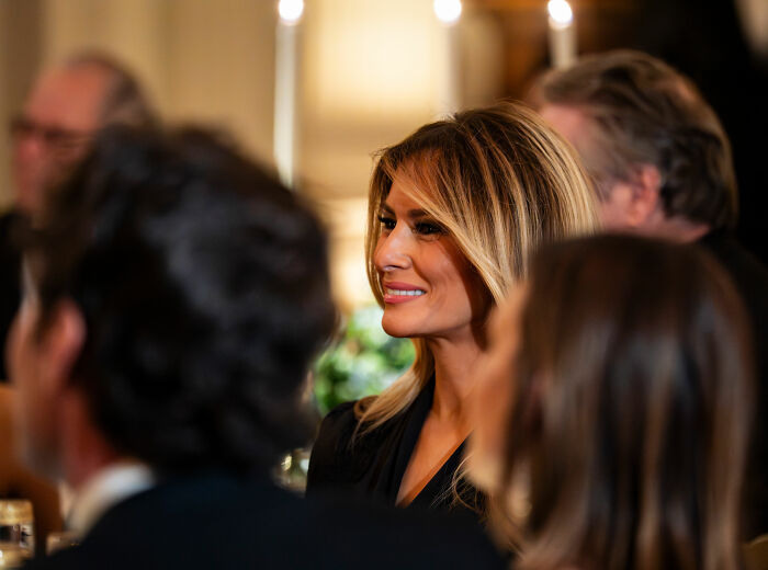 “É inapropriado”: ​​o traje de jantar dos governadores de Melania Trump provoca reações violentas