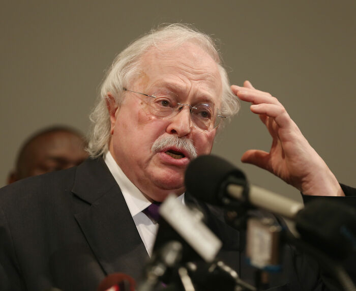 Doctor at Jeffrey Epstein's post mortem speaking at press conference, making a jolting claim about his passing. Doctor at Jeffrey Epstein's post mortem speaking at press conference, making a jolting claim about his passing.