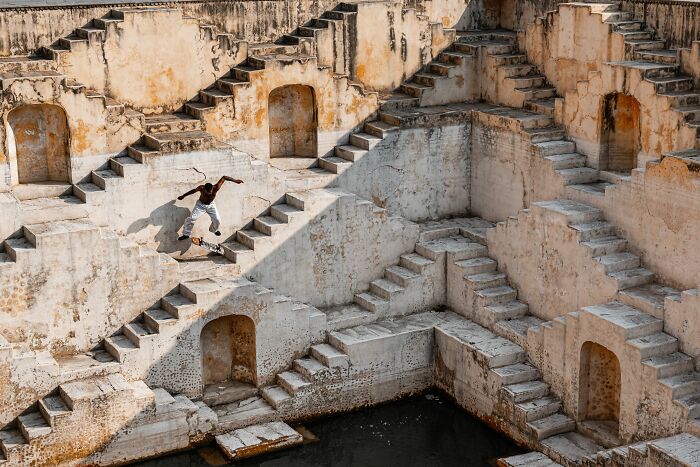 Urban & Extreme, Gold: Kickflippin' India By Martin Bissig
