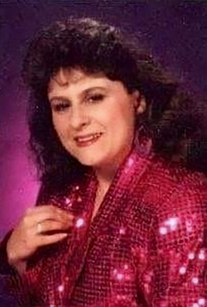 Mãe de três filhos que abandonou a família e desapareceu há 24 anos surpreende com uma reclamação sobre sua filha Mãe de três filhos que abandonou a família e desapareceu há 24 anos surpreende com uma reclamação sobre sua filha