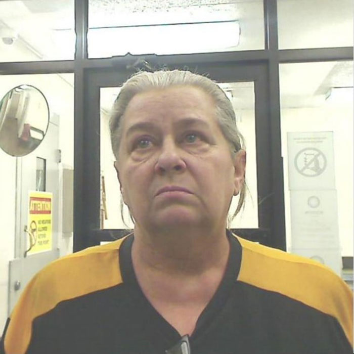 Mãe de três filhos que abandonou a família e desapareceu há 24 anos surpreende com uma reclamação sobre sua filha Mãe de três filhos que abandonou a família e desapareceu há 24 anos surpreende com uma reclamação sobre sua filha