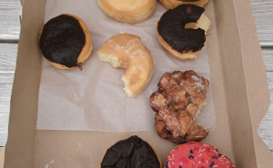 “She Said She Did It To Be Nice”: 57 Mildly Infuriating Photos Showing GFs And Wives Being Annoying (New Pics)