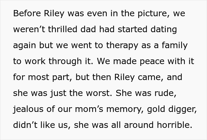 Text excerpt about widowed dad dating again and dealing with teen daughter's jealousy and family therapy challenges.