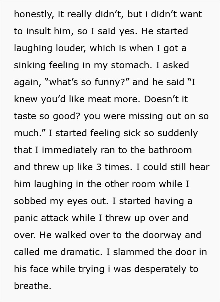 Boyfriend Laughs As Vegetarian Girlfriend Pukes In The Bathroom: "I Knew You’d Like Meat More" Boyfriend Laughs As Vegetarian Girlfriend Pukes In The Bathroom: "I Knew You’d Like Meat More"
