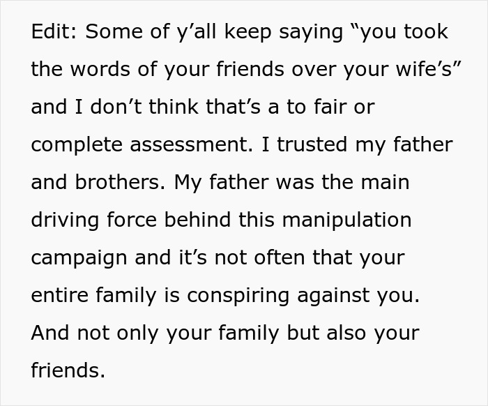 Parentes e amigos do sexo masculino arruínam o casamento de um cara só para ficar com sua ex-mulher e ser cortado de sua vida