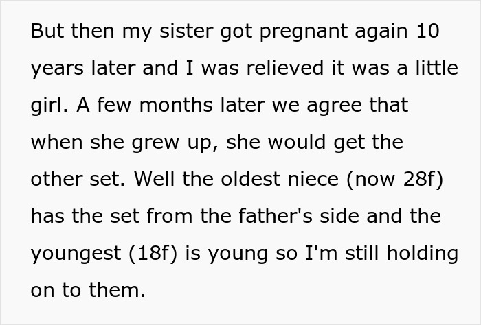 Guy Eyes Stepmom's Heirloom Jewelry, Explodes As She Wants Ace Niece To Inherit It Instead Of Him Guy Eyes Stepmom's Heirloom Jewelry, Explodes As She Wants Ace Niece To Inherit It Instead Of Him