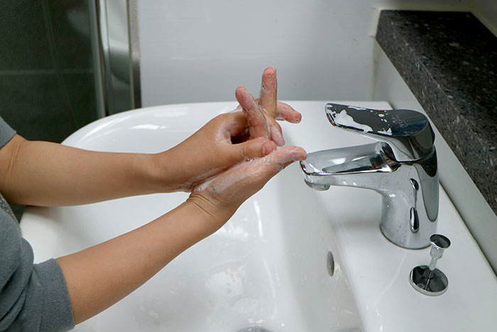 82 Signs Our Bodies Give Us That Can Actually Be Silent Cries For Help