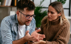 “Relationship Isn’t Progressing”: Man Wants To Move In With GF But On His Terms Only