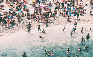 Traveler Stunned After Learning Why Crowds Clap On Brazilian Beaches