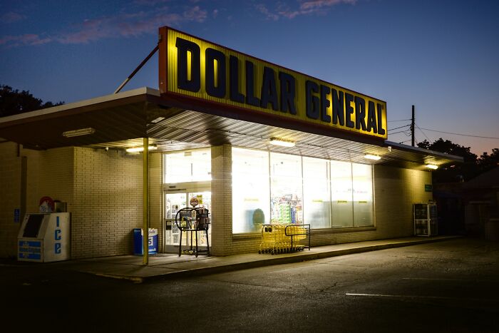 Dollar General store at dusk, illustrating brutal wake-up calls that made people leave nasty situations immediately.