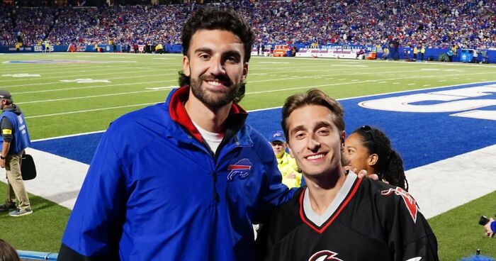 Woman Is Left In Tears After Her Boyfriend Tricks Her Into Eating Meat For The First Time In Her Life