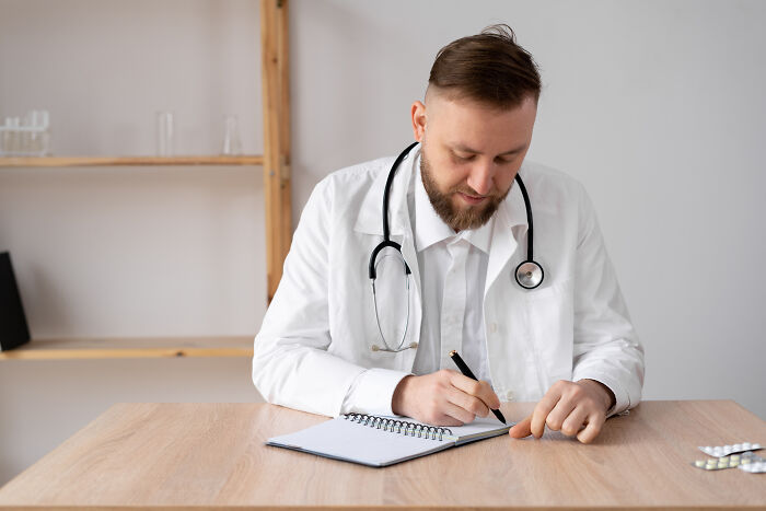 55 Stories About Anti-Vaxx Patients Visiting Doctors