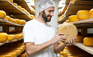 Couple Saves Up For House Downpayment, 27YO Randomly Spends $13k On Cheese Wheel, GF Breaks Up