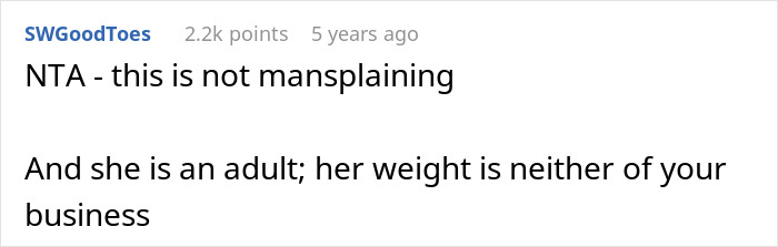 Screenshot of an online comment defending an 18-year-old against a fat phobic mom's mansplaining insult about weight gain.