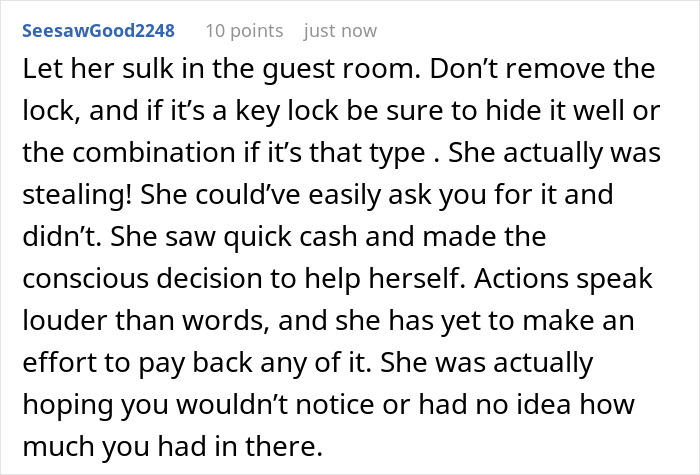 Screenshot of advice forum post discussing boyfriend putting a lock on money box after girlfriend borrowed money.