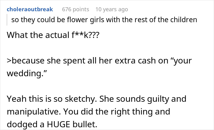 Woman Finds Biological Sister Wanting To Connect, Assumes She’s Invited To Her Wedding Woman Finds Biological Sister Wanting To Connect, Assumes She’s Invited To Her Wedding